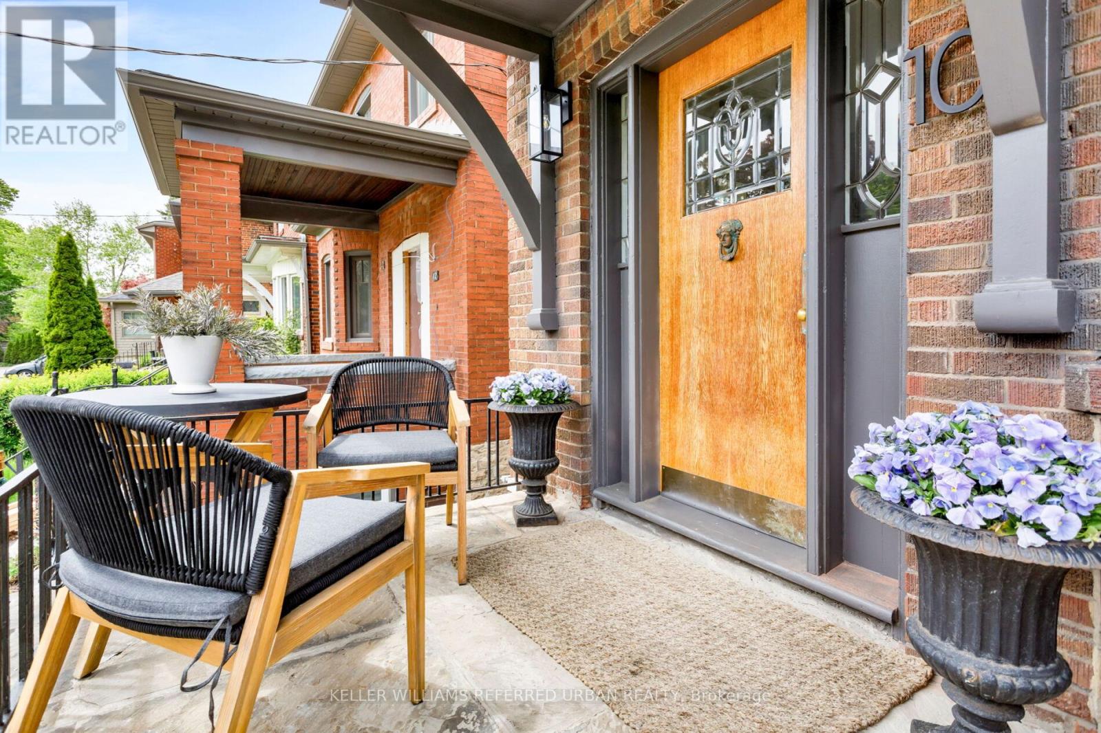 10 Valleyview Gardens, Toronto, Ontario  M6S 2B6 - Photo 3 - W13206000