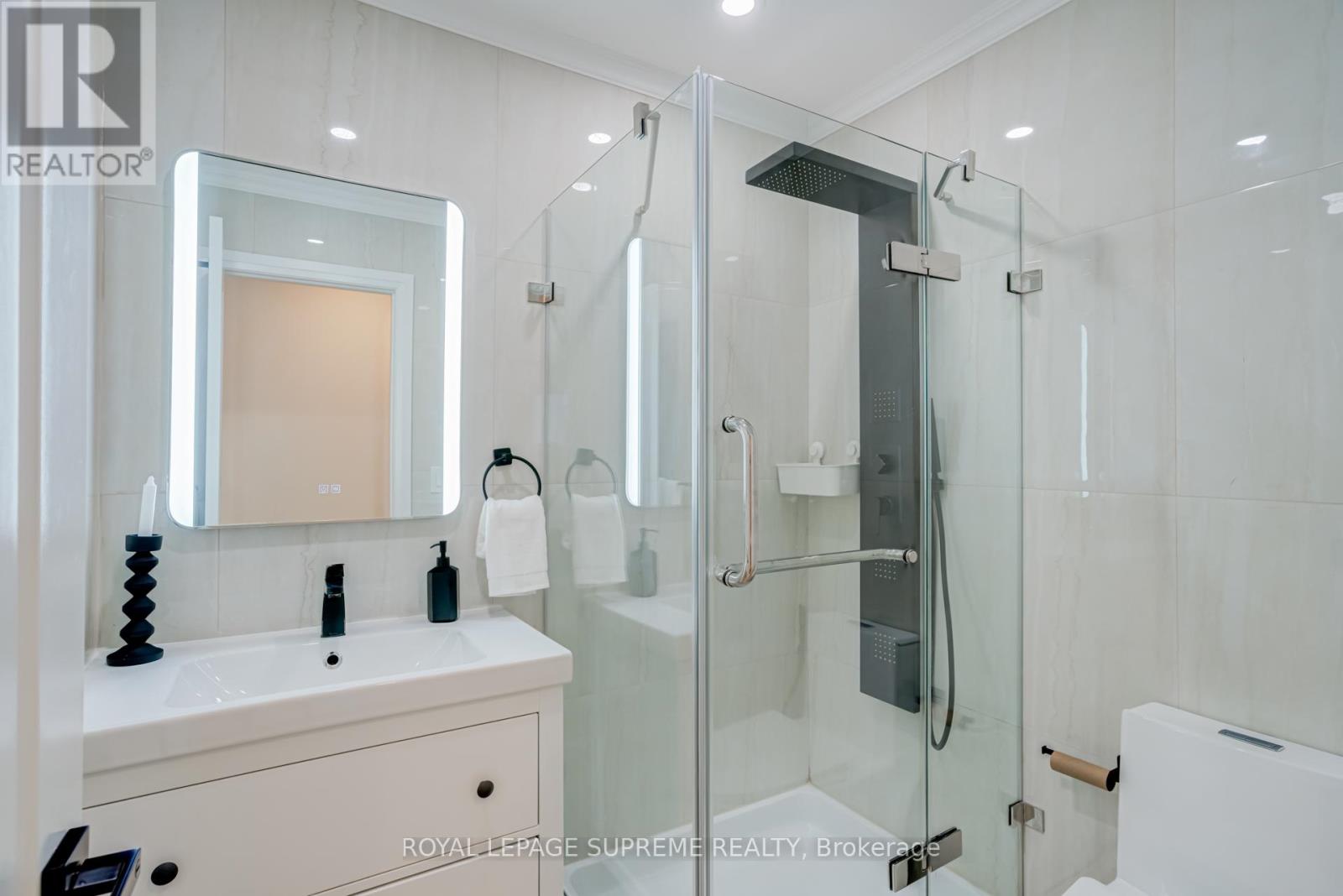 143 Voltarie Crescent, Mississauga, Ontario  L5A 2A5 - Photo 25 - W13206002