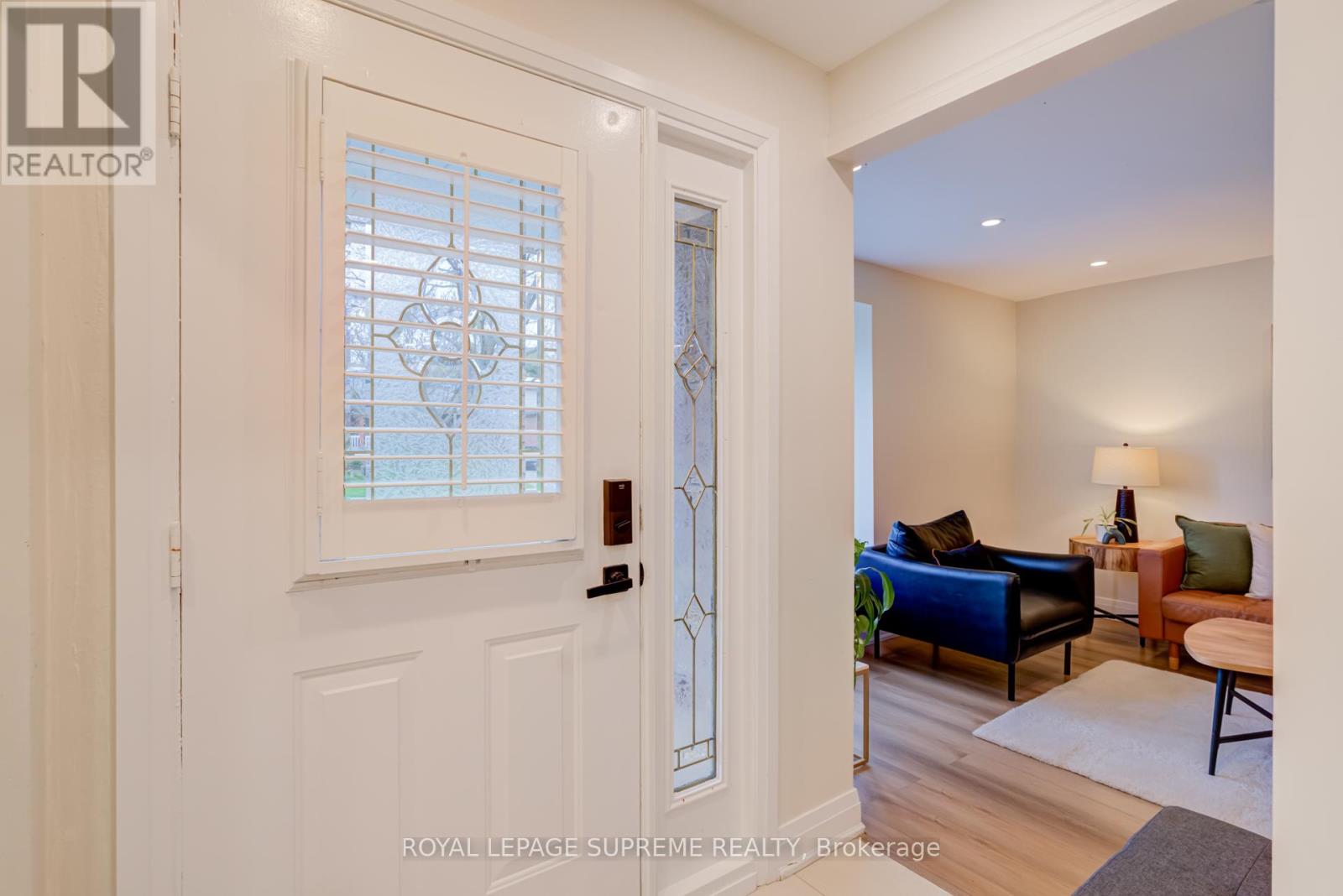 143 Voltarie Crescent, Mississauga, Ontario  L5A 2A5 - Photo 4 - W13206002