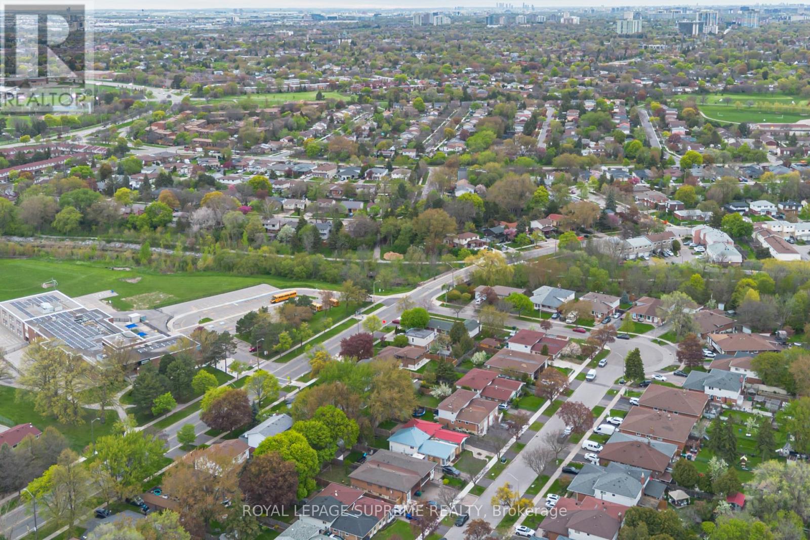 143 Voltarie Crescent, Mississauga, Ontario  L5A 2A5 - Photo 41 - W13206002