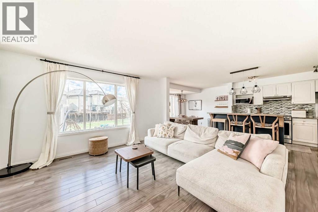 153 Cougarstone Place Sw, Calgary, Alberta  T3H 4W8 - Photo 4 - A2312795