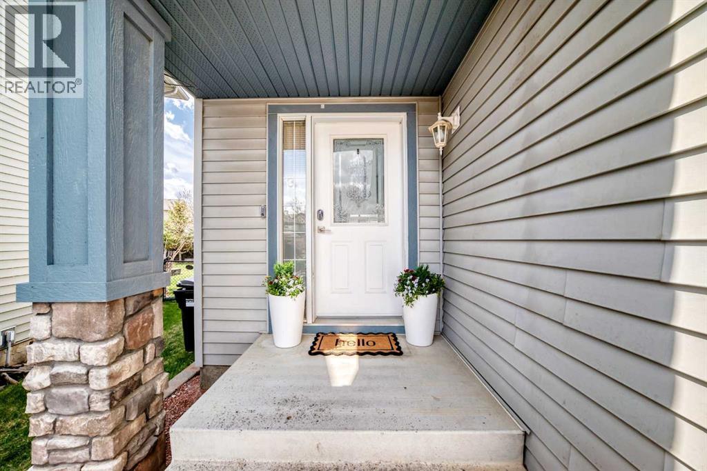 153 Cougarstone Place Sw, Calgary, Alberta  T3H 4W8 - Photo 2 - A2312795