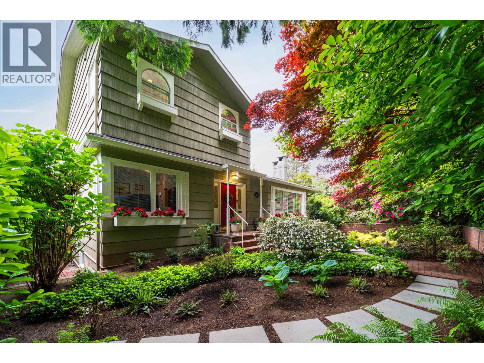 1030 Mathers Avenue, West Vancouver, British Columbia V7T 2G2 - Photo 35 - R3124800