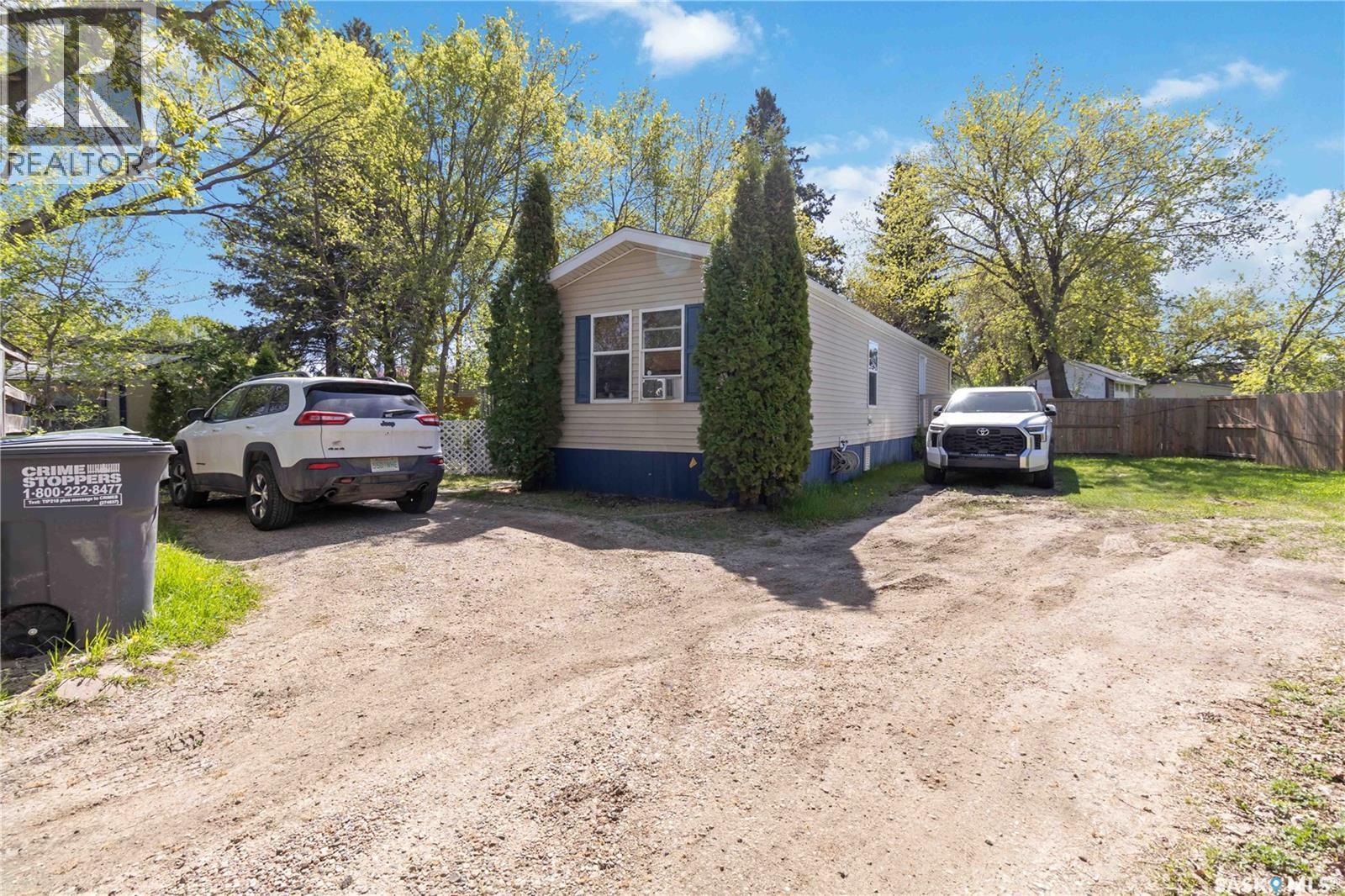 136 219 Grant Street, Saskatoon, Saskatchewan  S7N 2A5 - Photo 1 - SK037382