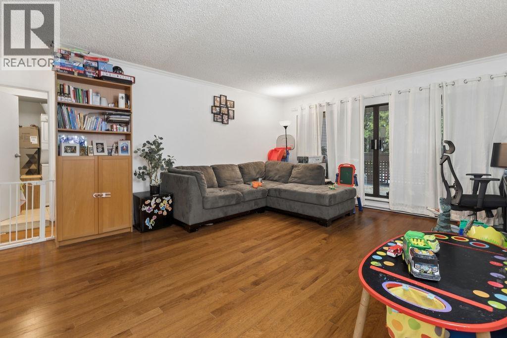 211 444 W 49th Avenue, Vancouver, British Columbia  V5Y 3V4 - Photo 2 - R3129008