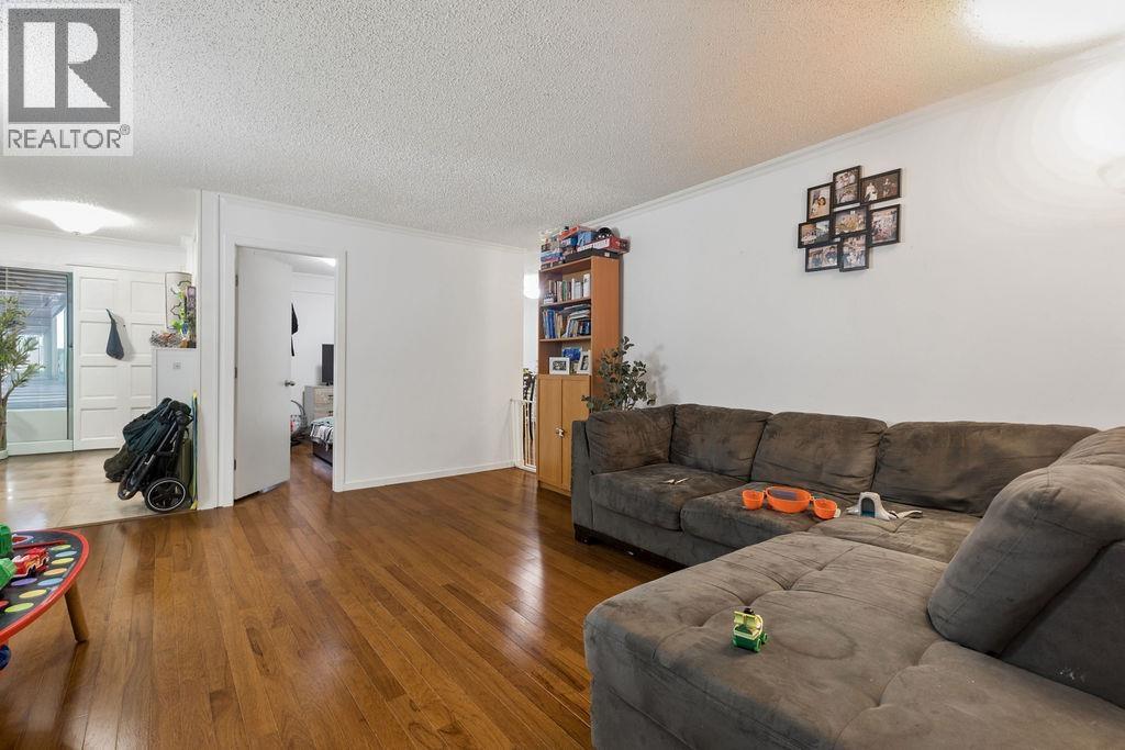 211 444 W 49th Avenue, Vancouver, British Columbia  V5Y 3V4 - Photo 3 - R3129008