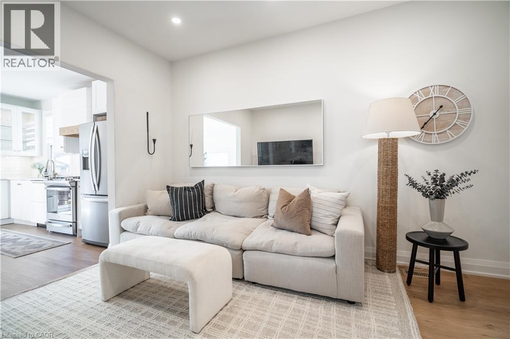 51 East 23rd Street, Hamilton, Ontario  L8V 2W5 - Photo 6 - 40831084