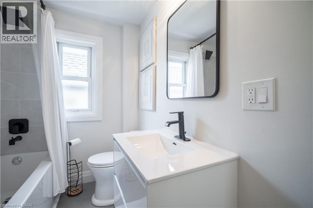 51 East 23rd Street, Hamilton, Ontario  L8V 2W5 - Photo 18 - 40831084
