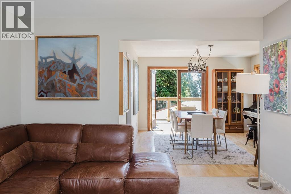 5454 Wakefield Road, Sechelt, British Columbia  V0N 3A8 - Photo 13 - R3128992