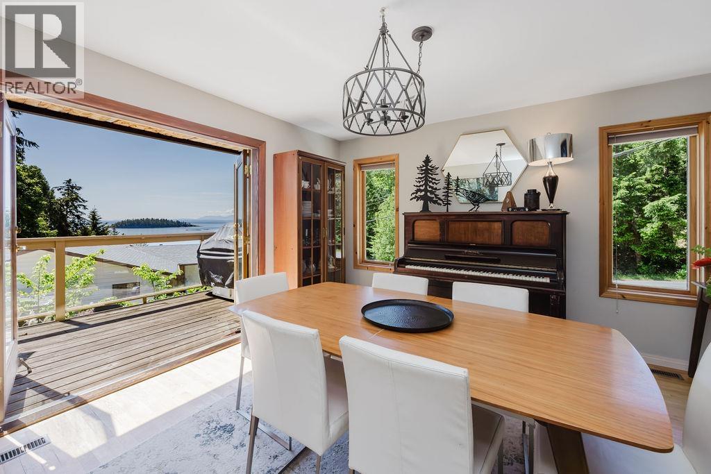 5454 Wakefield Road, Sechelt, British Columbia  V0N 3A8 - Photo 16 - R3128992