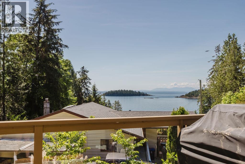 5454 Wakefield Road, Sechelt, British Columbia  V0N 3A8 - Photo 17 - R3128992