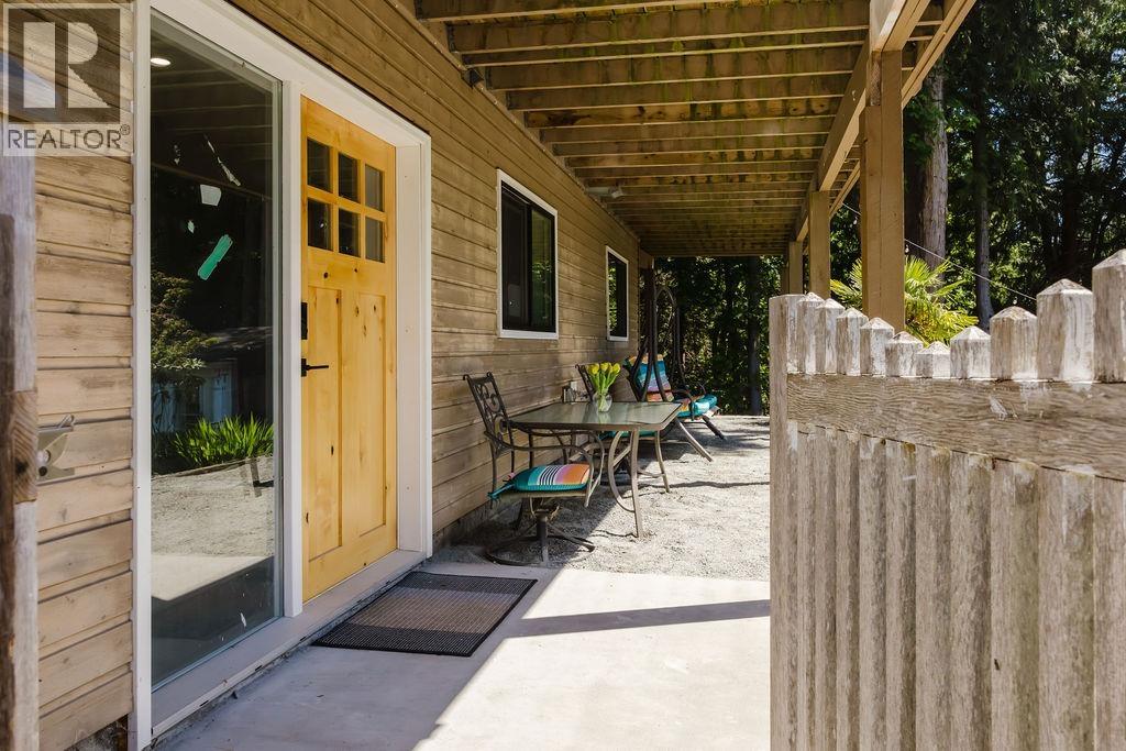 5454 Wakefield Road, Sechelt, British Columbia  V0N 3A8 - Photo 35 - R3128992