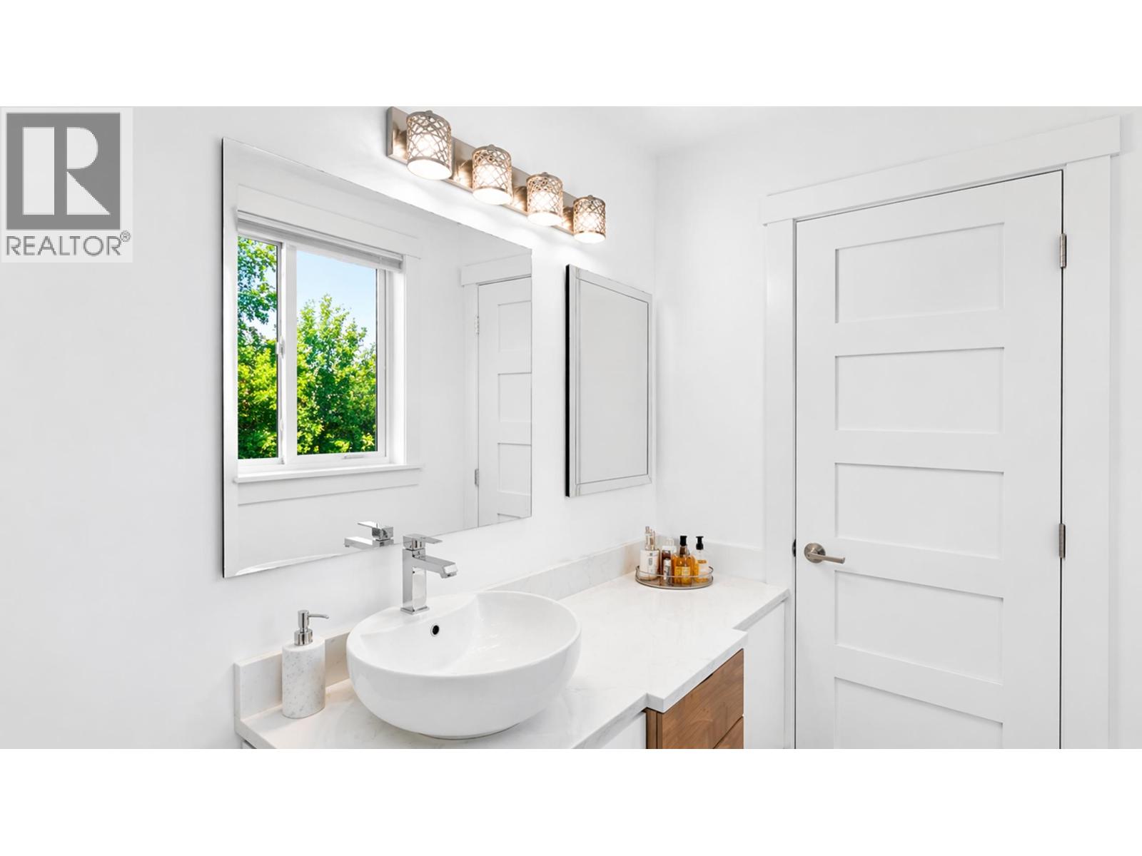 668 Alpine Court, North Vancouver, British Columbia  V7R 2L8 - Photo 23 - R3128924
