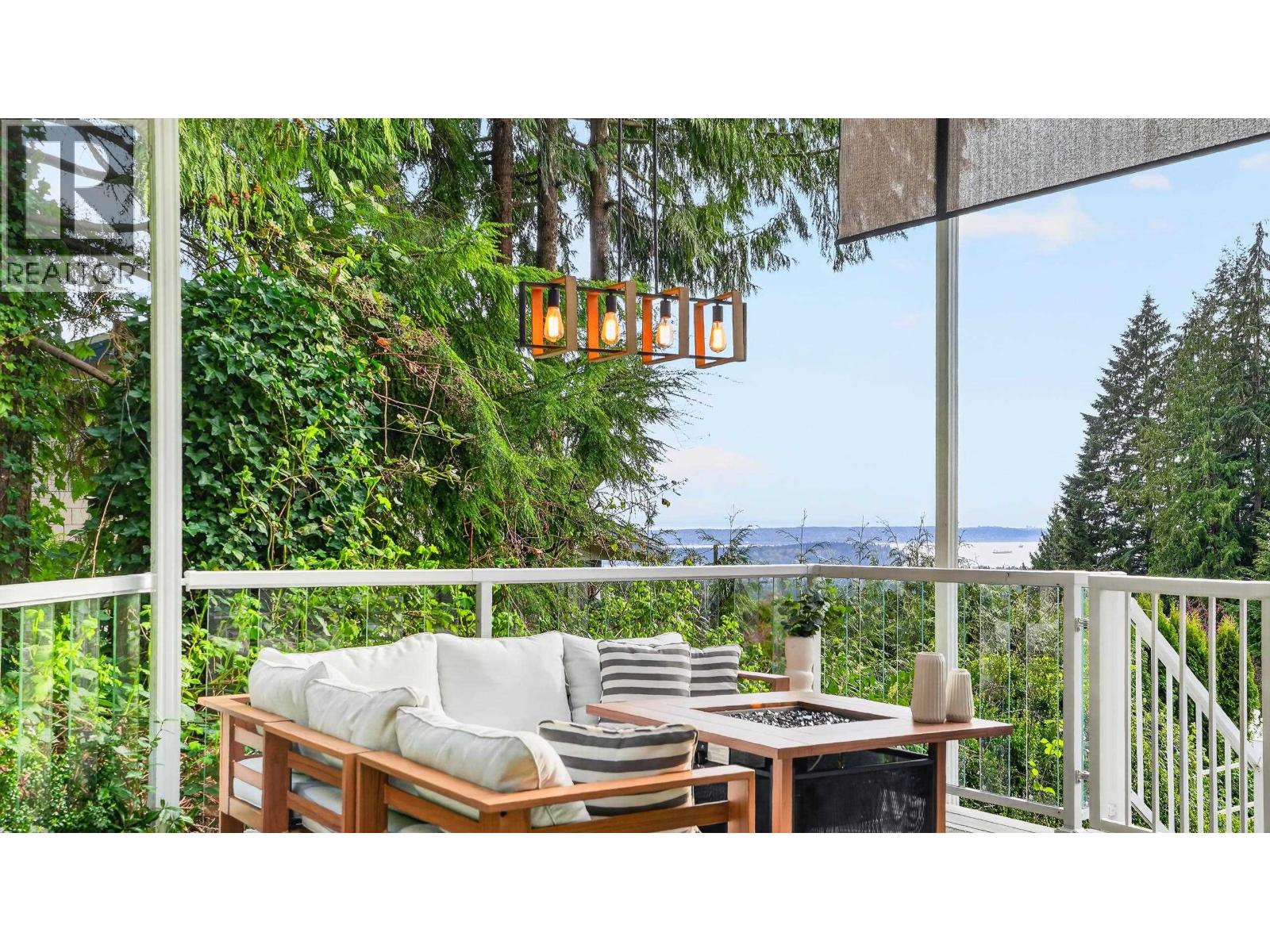 668 Alpine Court, North Vancouver, British Columbia  V7R 2L8 - Photo 5 - R3128924