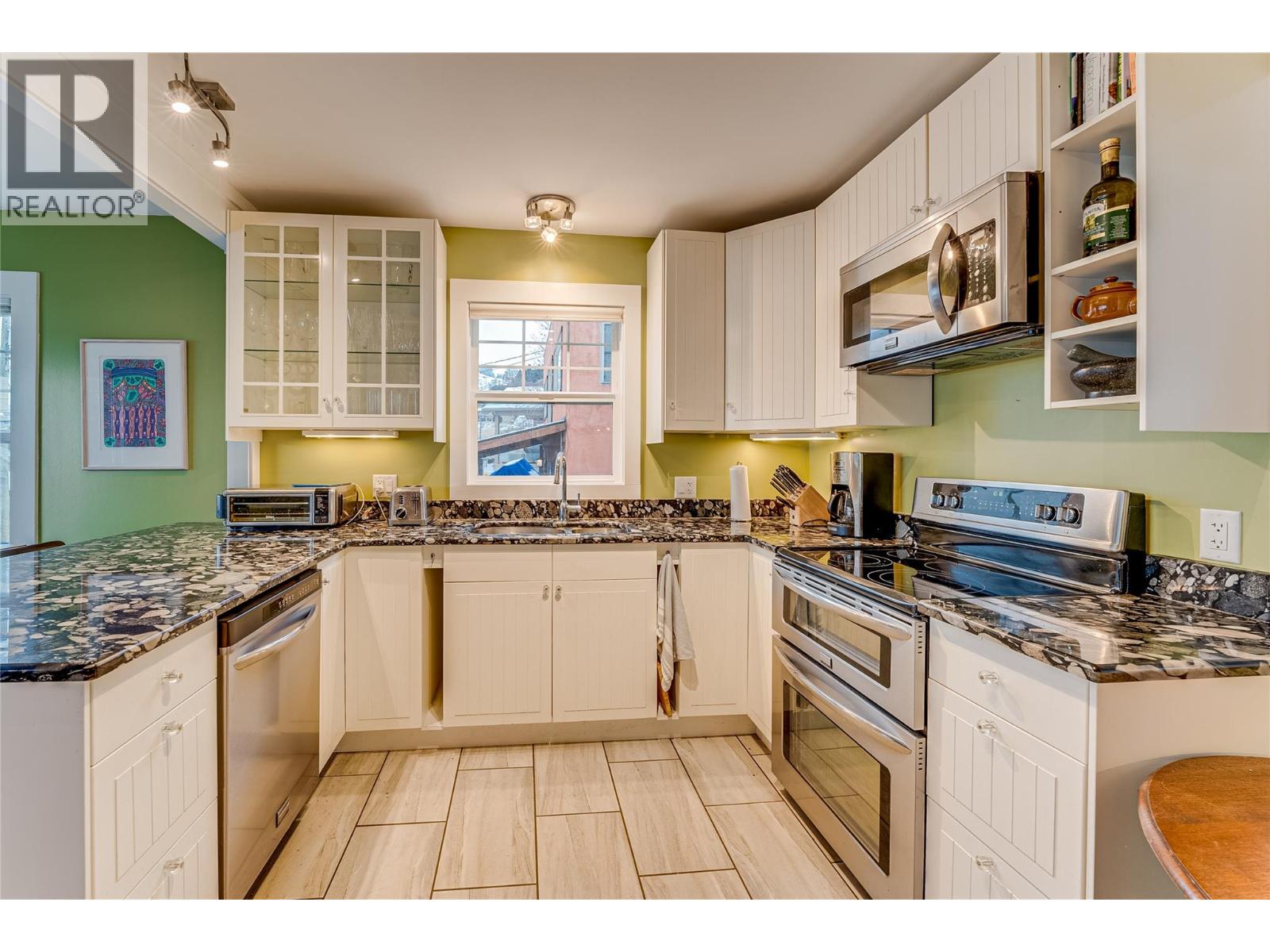 13505 Westkal Road, Coldstream, British Columbia  V1B 1Y7 - Photo 11 - 10382119