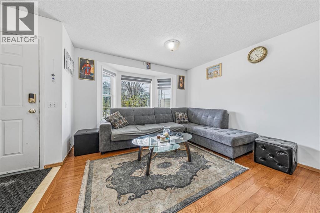 71 Martin Crossing Court Ne, Calgary, Alberta  T3J 3P3 - Photo 11 - A2311631
