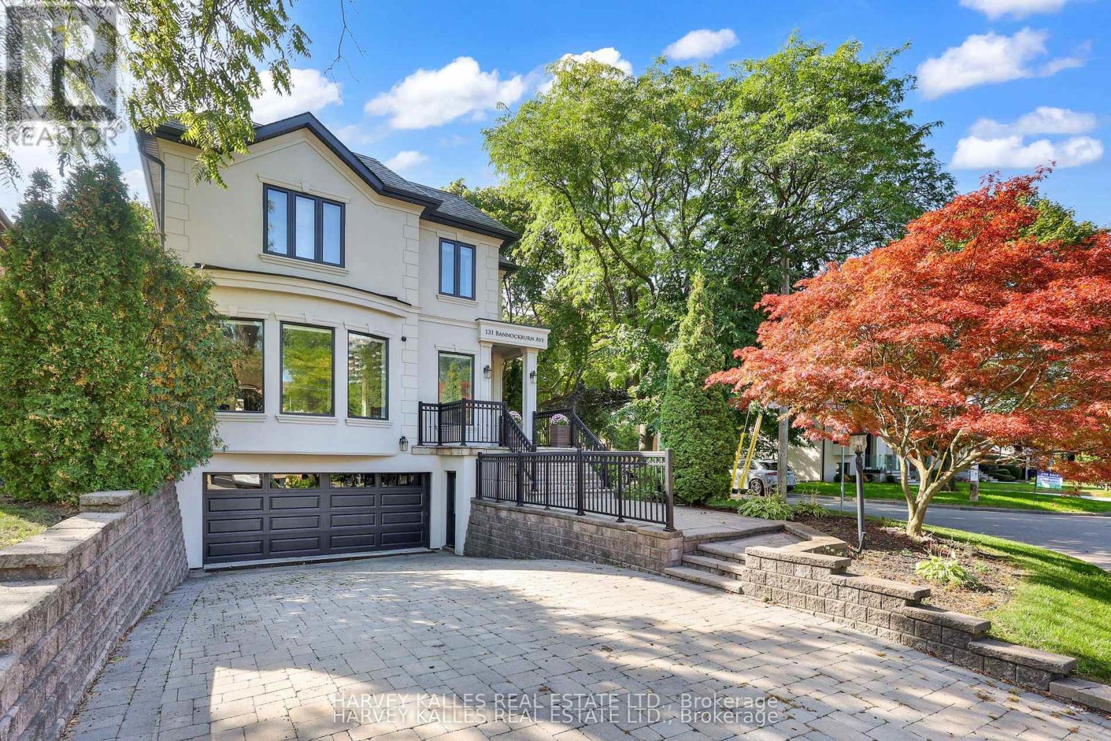 131 BANNOCKBURN AVENUE, Toronto, Ontario