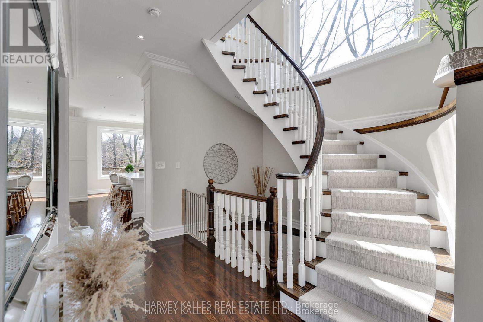 131 Bannockburn Avenue, Toronto, Ontario  M5M 2N2 - Photo 13 - C13206008