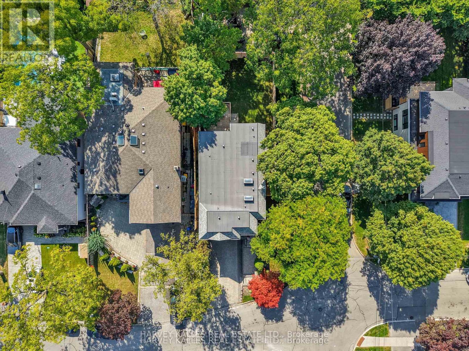 131 Bannockburn Avenue, Toronto, Ontario  M5M 2N2 - Photo 3 - C13206008