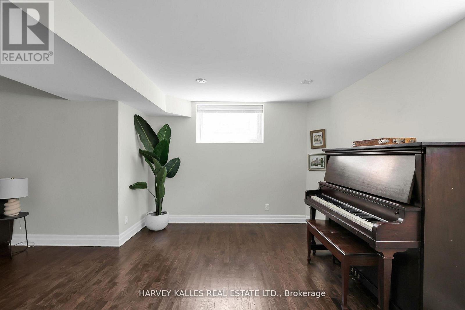 131 Bannockburn Avenue, Toronto, Ontario  M5M 2N2 - Photo 44 - C13206008