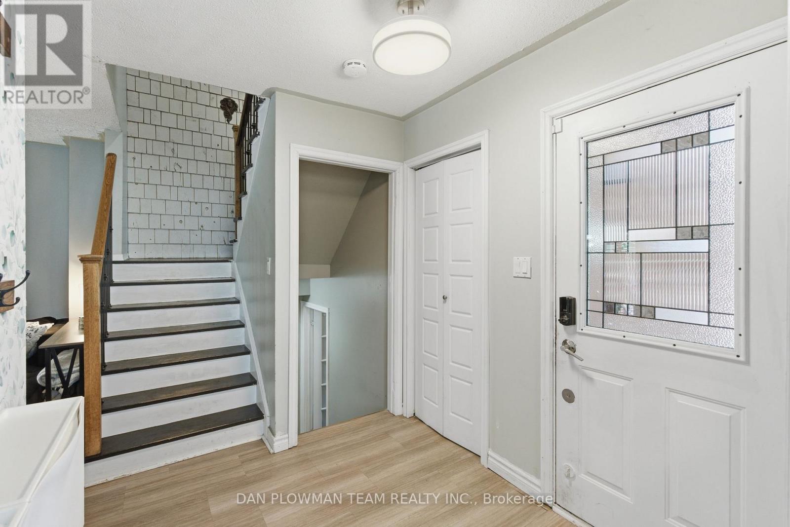 653 Berwick Crescent, Oshawa, Ontario  L1J 3E6 - Photo 5 - E13206032
