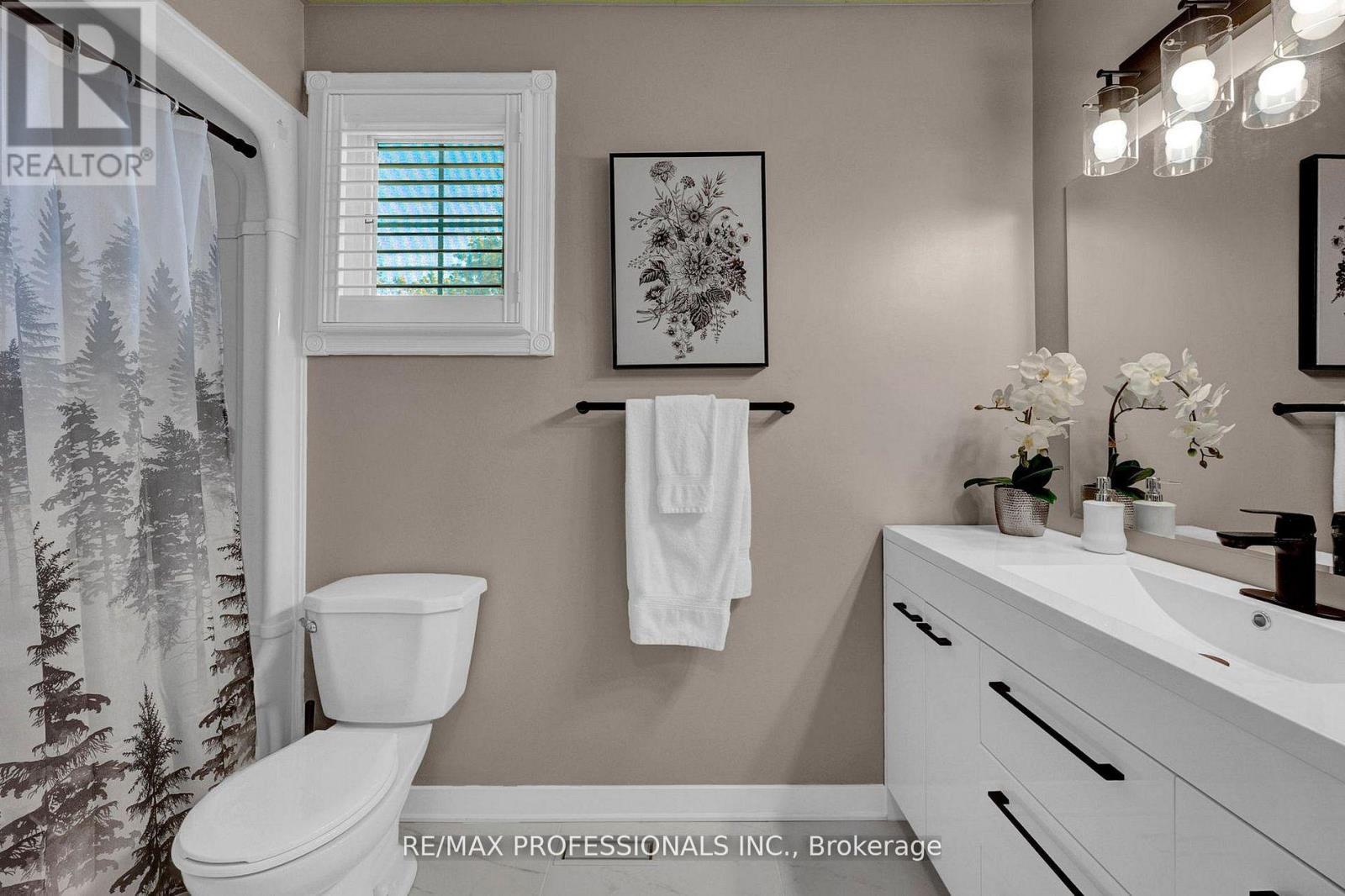 45 Resolute Crescent, Whitby, Ontario  L1P 1G9 - Photo 27 - E13206034