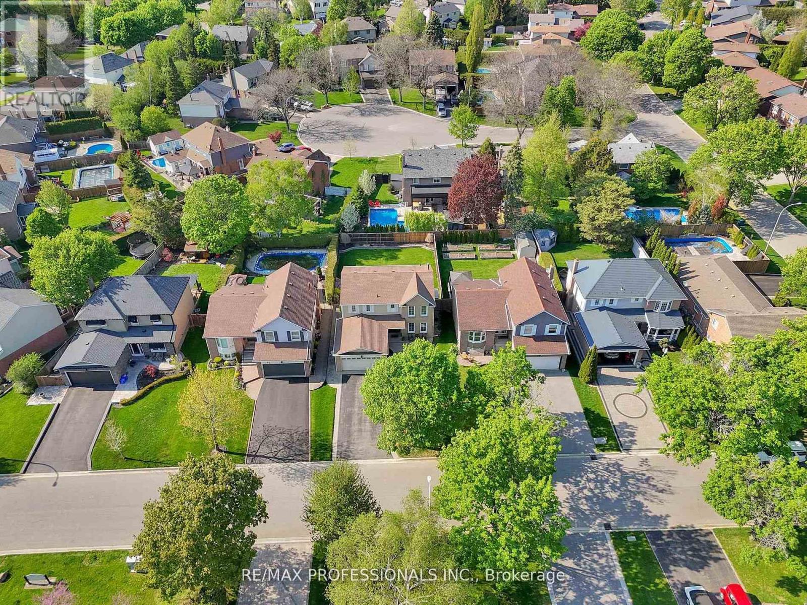 45 Resolute Crescent, Whitby, Ontario  L1P 1G9 - Photo 47 - E13206034
