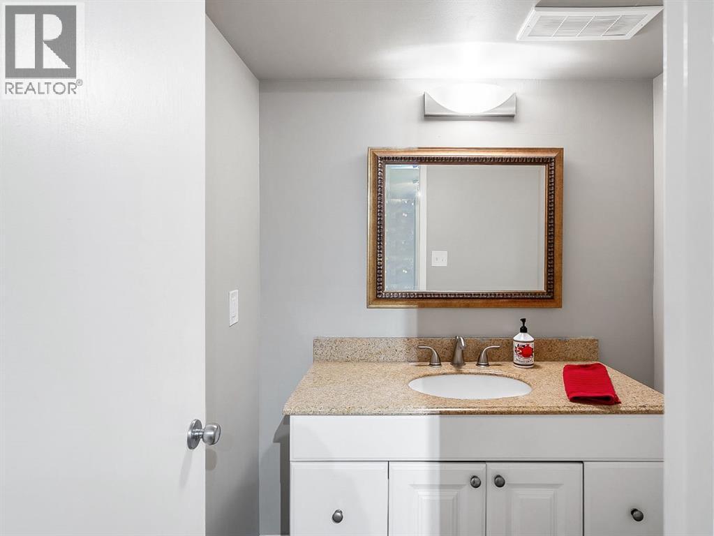 124 Oakchurch Place Sw, Calgary, Alberta  T2V 4B5 - Photo 39 - A2297293
