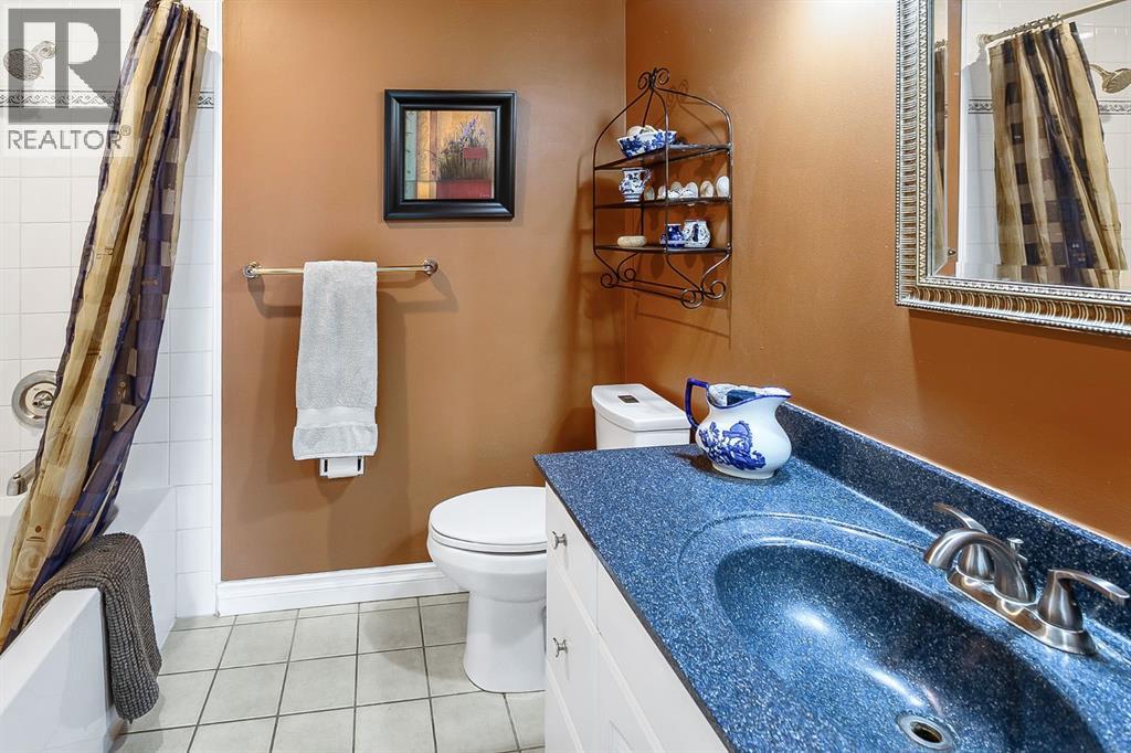 124 Oakchurch Place Sw, Calgary, Alberta  T2V 4B5 - Photo 32 - A2297293