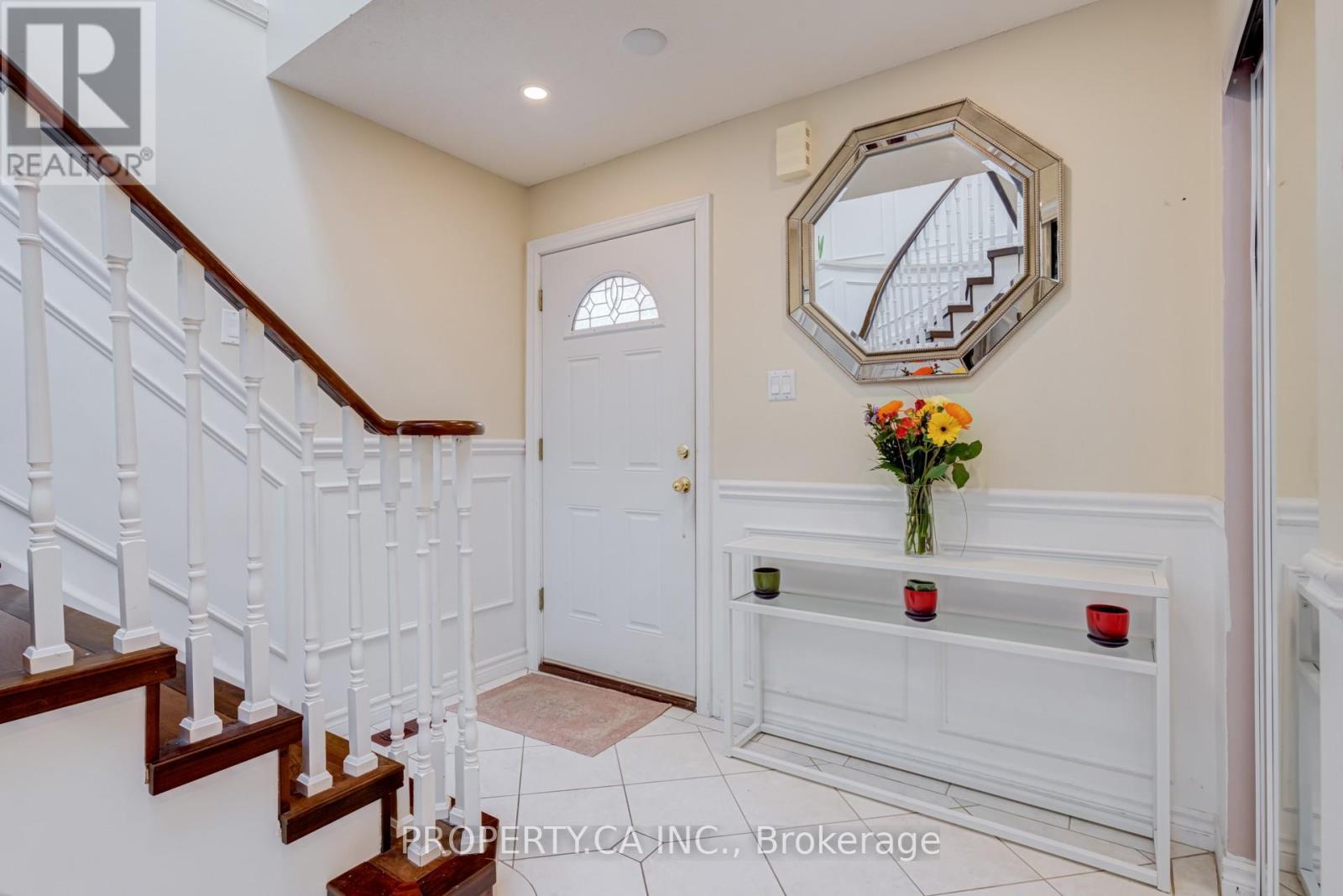 32 Mckinnon Avenue, Halton Hills, Ontario  L7G 5H5 - Photo 3 - W13206004