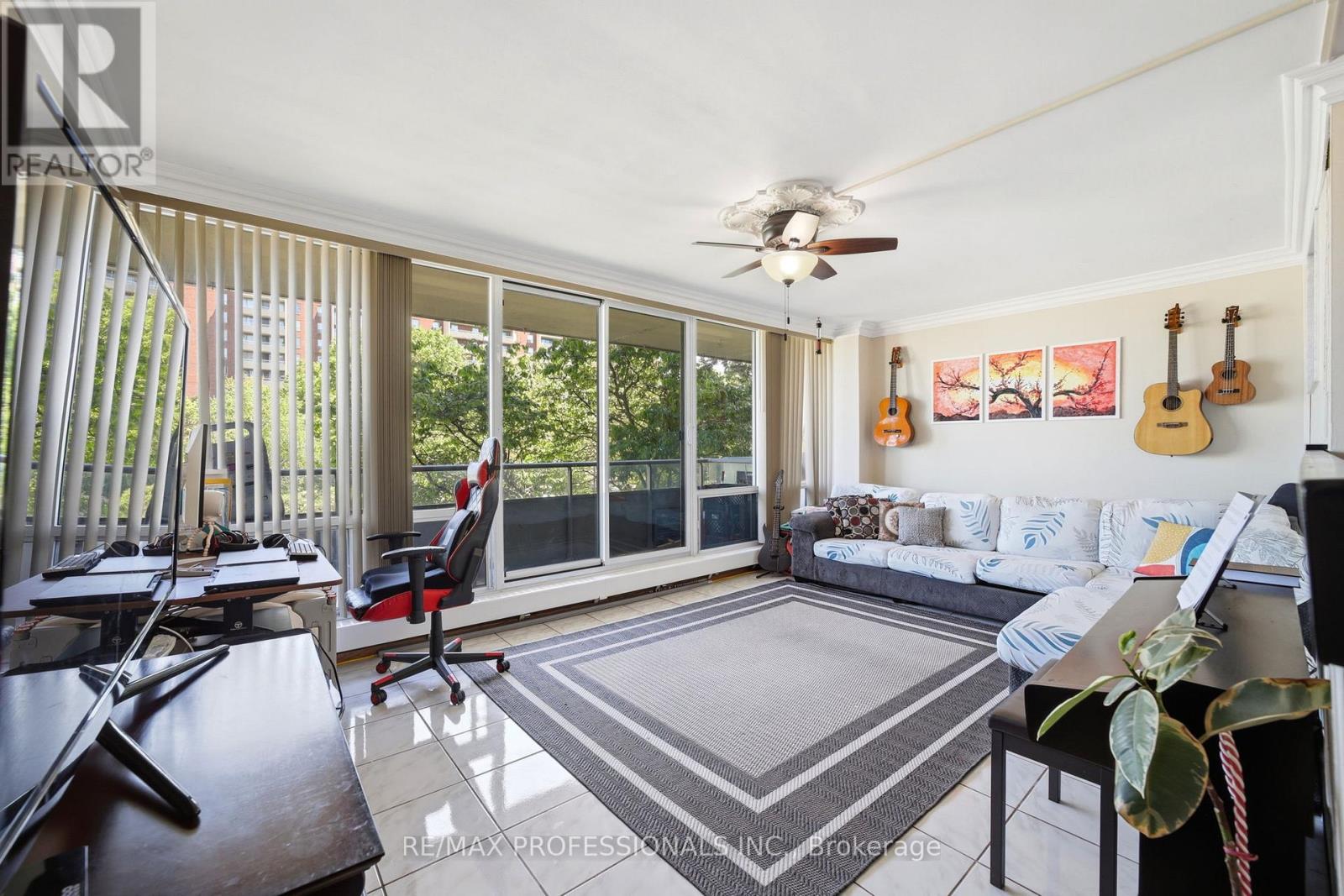 204 - 19 FOUR WINDS DRIVE, Toronto, Ontario