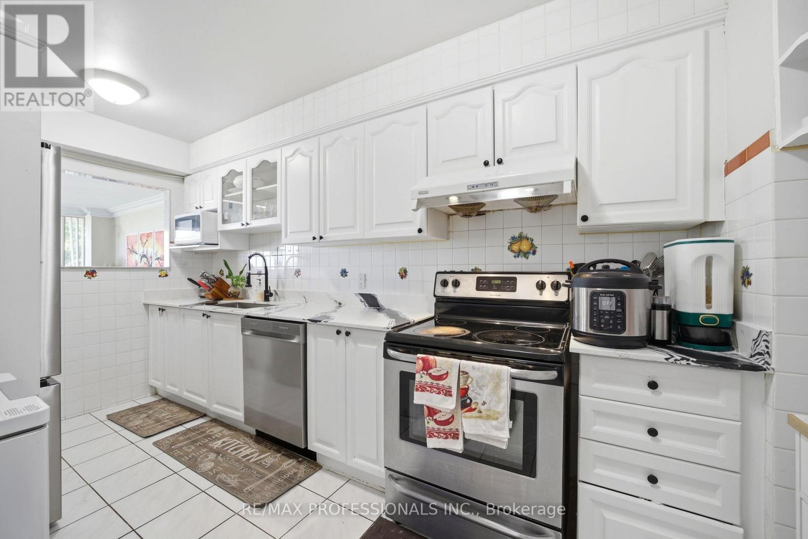 204 - 19 Four Winds Drive, Toronto, Ontario  M3J 2S9 - Photo 11 - W13206018