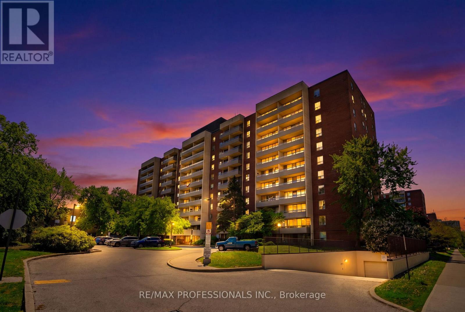204 - 19 Four Winds Drive, Toronto, Ontario  M3J 2S9 - Photo 2 - W13206018