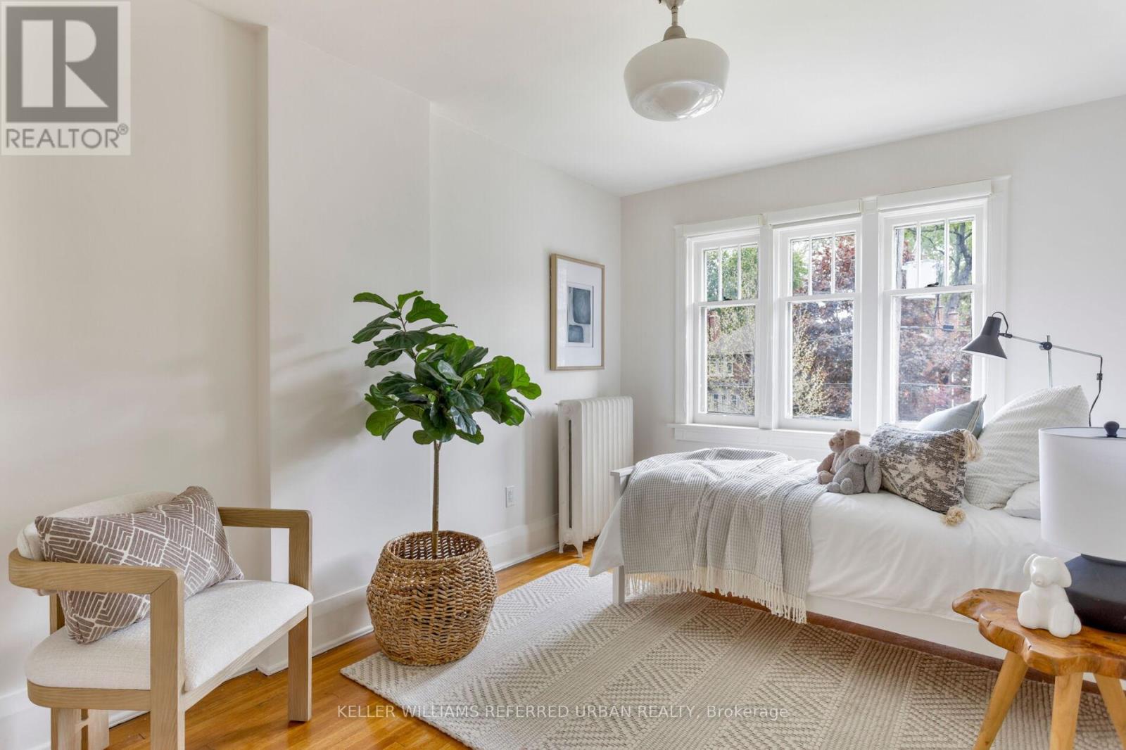 10 Valleyview Gardens, Toronto, Ontario  M6S 2B6 - Photo 28 - W13206000