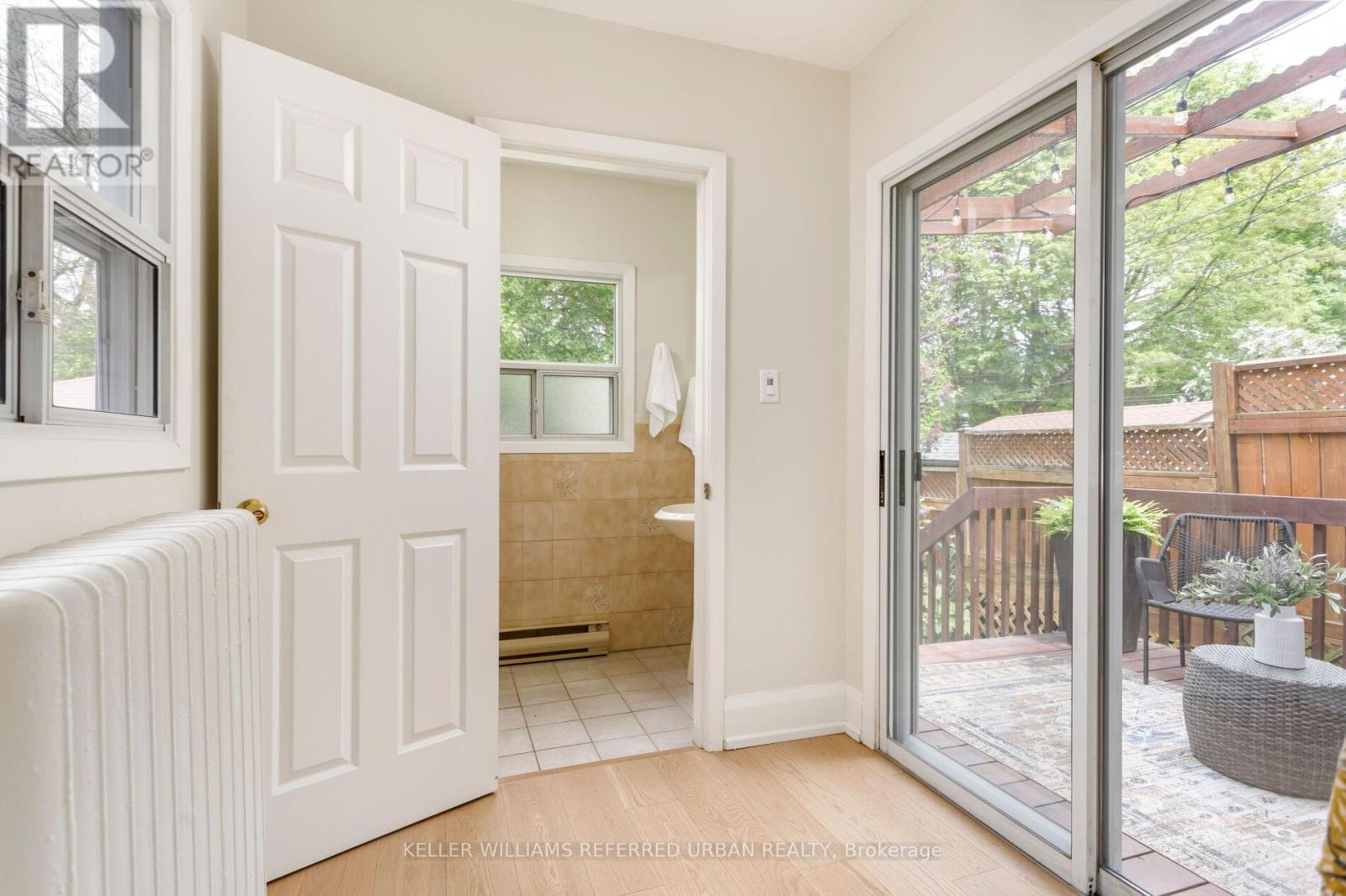 10 Valleyview Gardens, Toronto, Ontario  M6S 2B6 - Photo 34 - W13206000