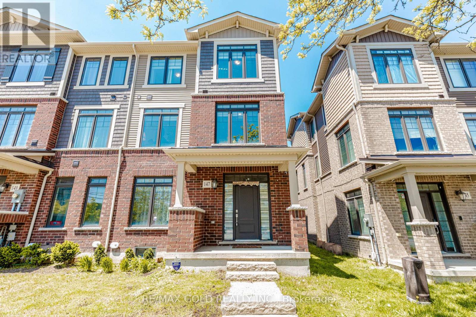147 HIBISCUS LANE, Hamilton, Ontario