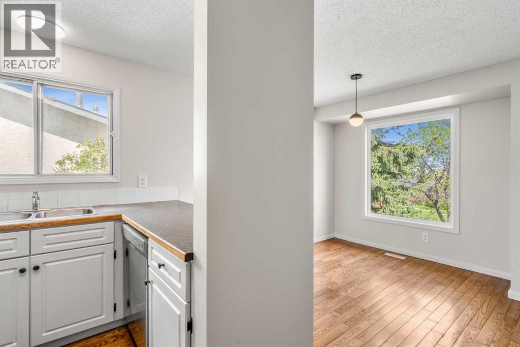 124 Bergen Crescent Nw, Calgary, Alberta  T3K 1J8 - Photo 6 - A2313891