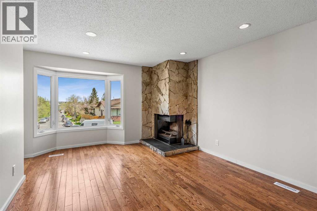 124 Bergen Crescent Nw, Calgary, Alberta  T3K 1J8 - Photo 9 - A2313891