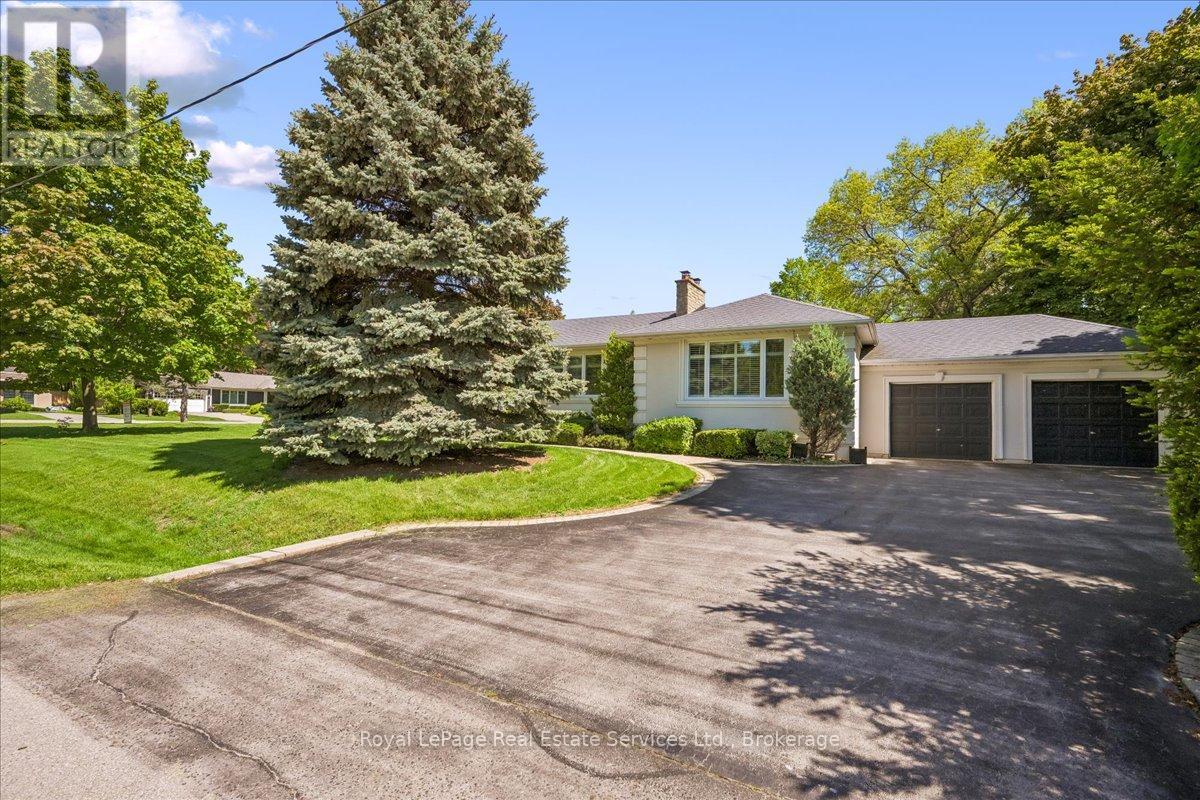281 Pinehurst Drive, Oakville, Ontario  L6J 4X2 - Photo 3 - W13206056