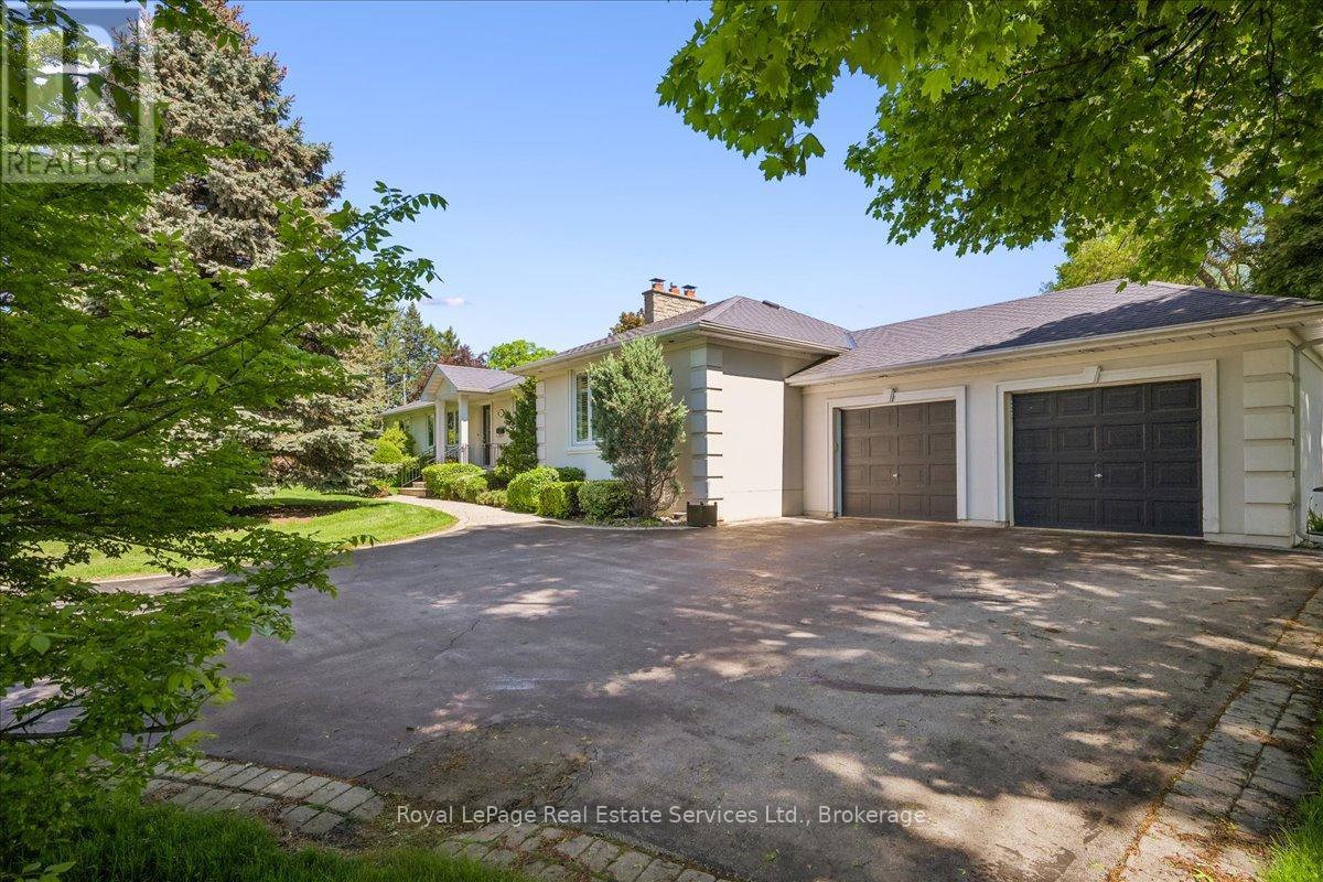 281 Pinehurst Drive, Oakville, Ontario  L6J 4X2 - Photo 4 - W13206056