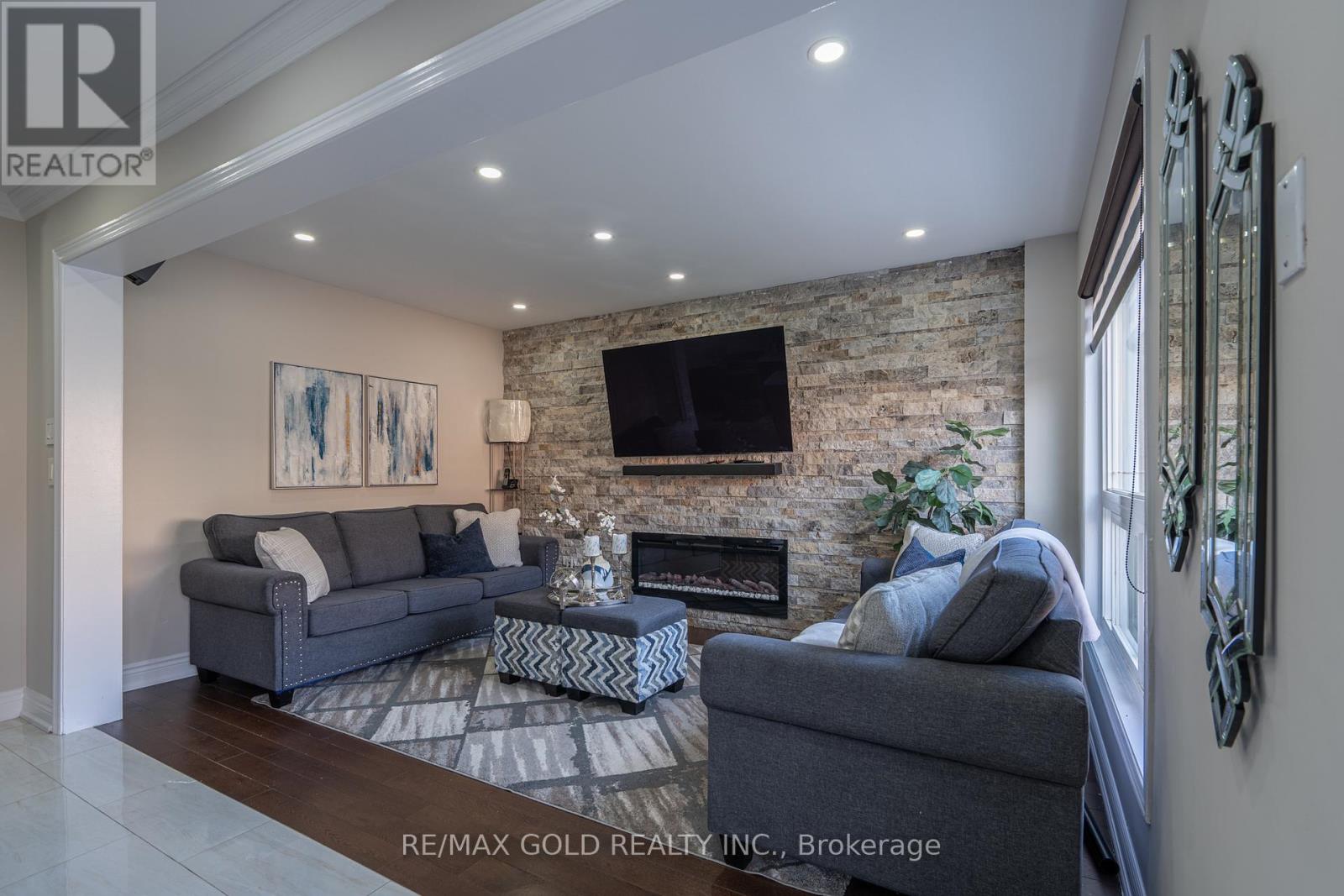 56 Horned Owl Drive, Brampton, Ontario  L6R 1C5 - Photo 9 - W13195656