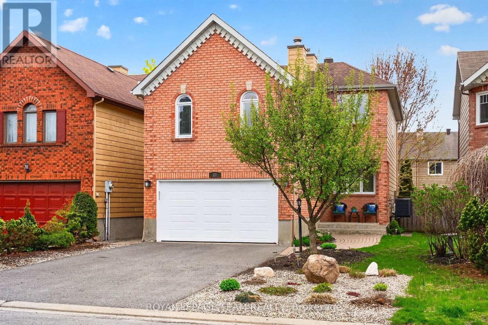 27 Inwood Drive, Ottawa, Ontario  K2M 1Z5 - Photo 2 - X13140732