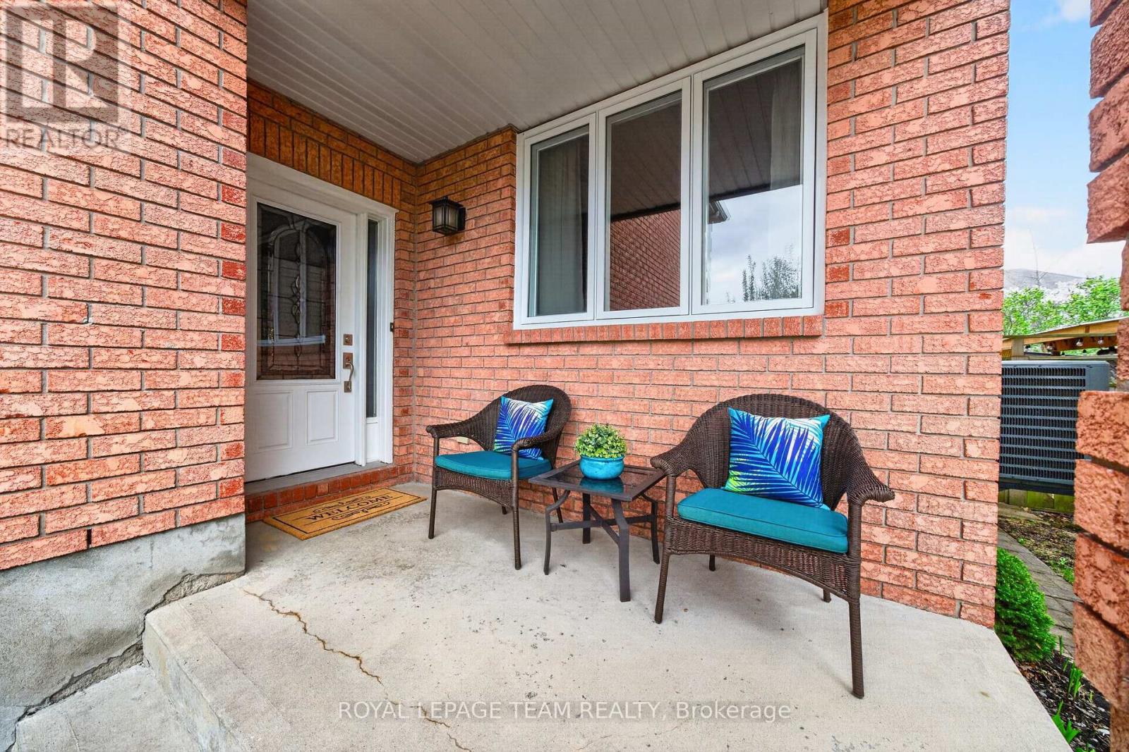 27 Inwood Drive, Ottawa, Ontario  K2M 1Z5 - Photo 4 - X13140732