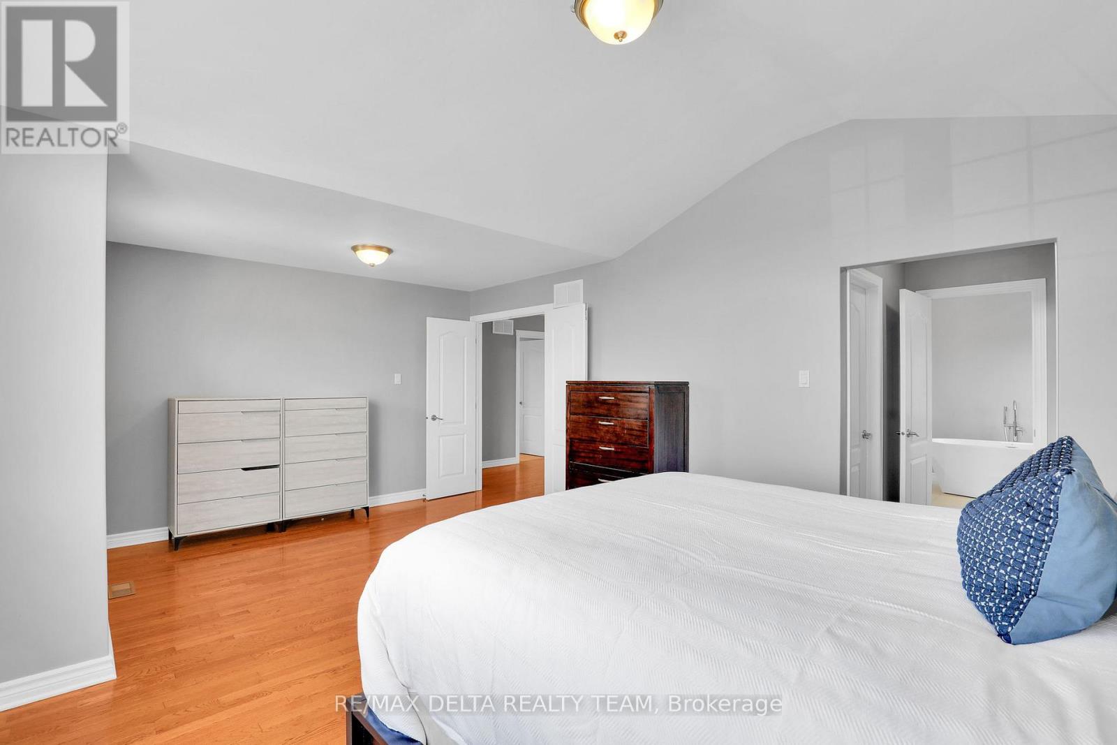 1811 Kingsdale Avenue, Ottawa, Ontario  K1T 1H7 - Photo 31 - X13206044