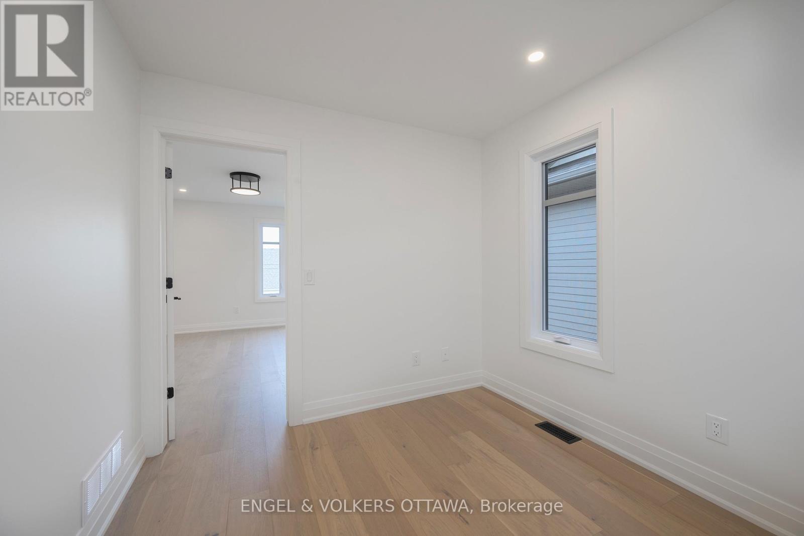 75a Granton Avenue, Ottawa, Ontario  K2G 1W9 - Photo 30 - X13206046
