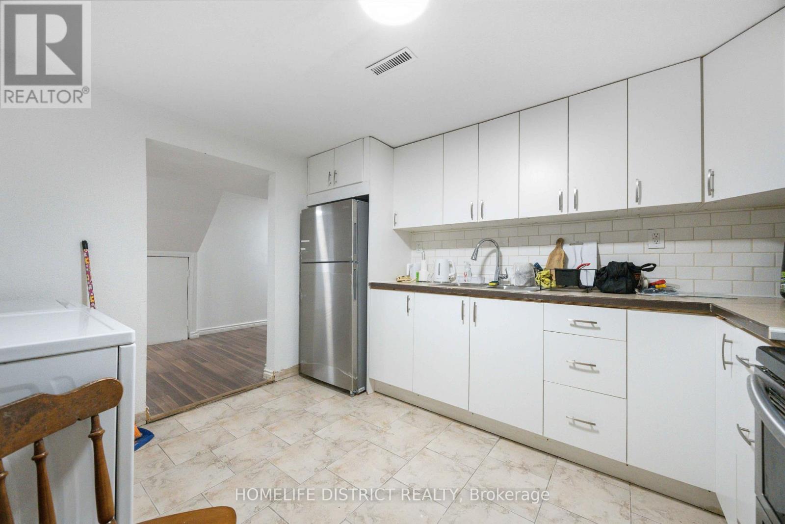 579 Sheppard Avenue, Pickering, Ontario  L1V 1G1 - Photo 17 - E13205460