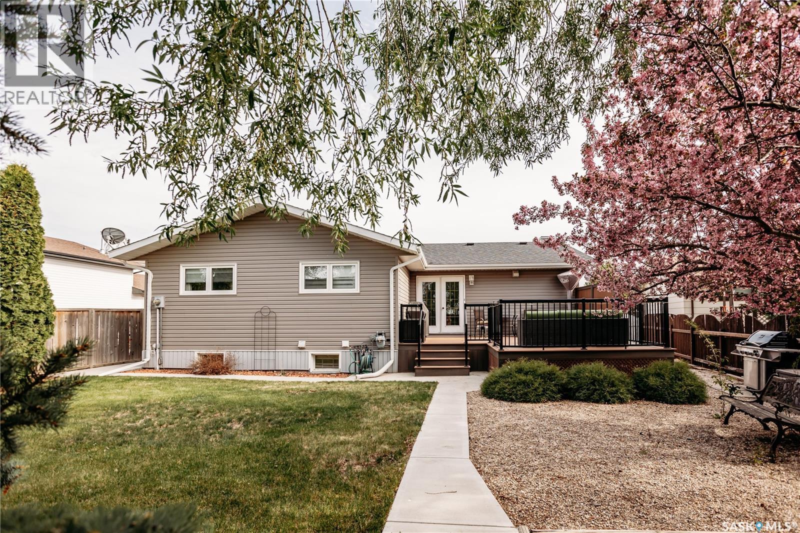 643 Dieppe Drive, Weyburn, Saskatchewan  S4H 3G4 - Photo 43 - SK037310