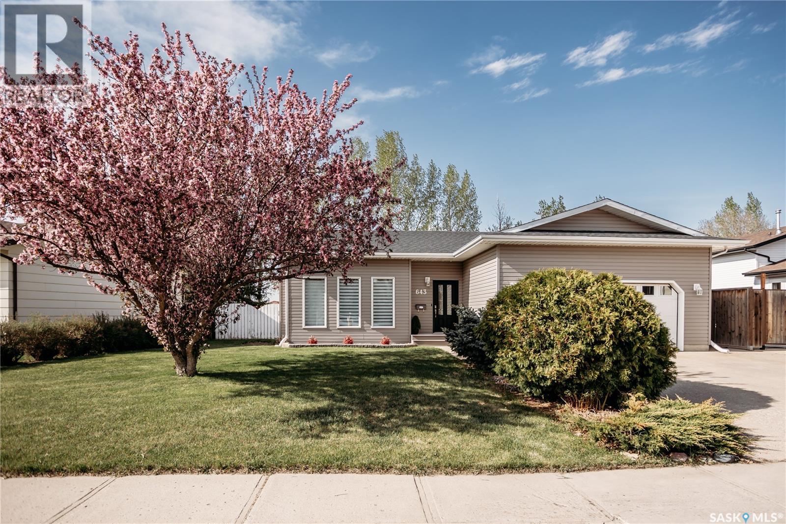 643 Dieppe Drive, Weyburn, Saskatchewan  S4H 3G4 - Photo 49 - SK037310