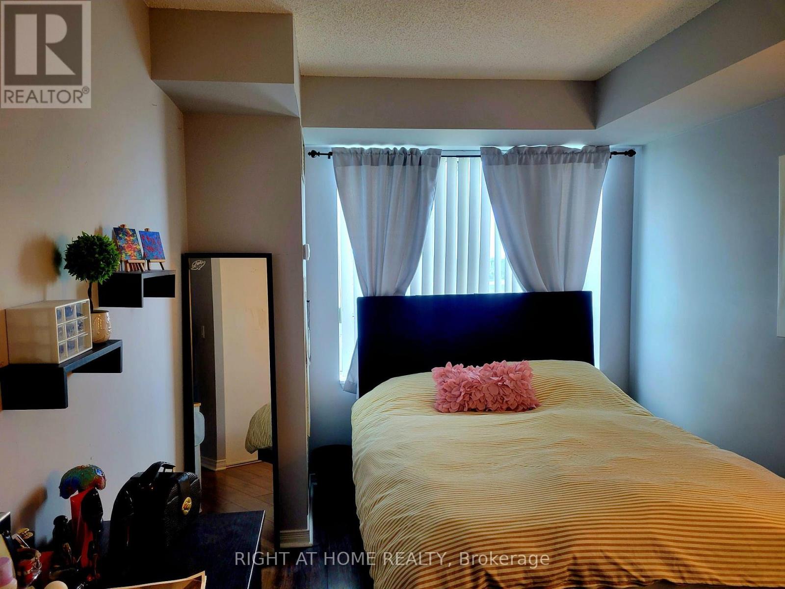 1121 - 39 Oneida Crescent, Richmond Hill, Ontario  L4B 4T9 - Photo 9 - N13206112