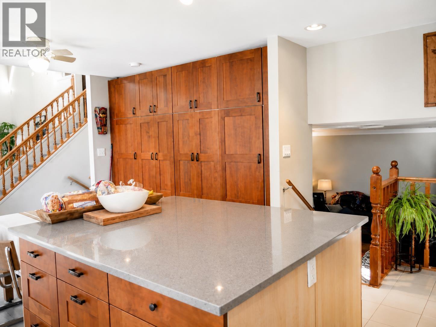 5579 Sans Souci Road, Halfmoon Bay, British Columbia  V7Z 1B6 - Photo 6 - R3126157
